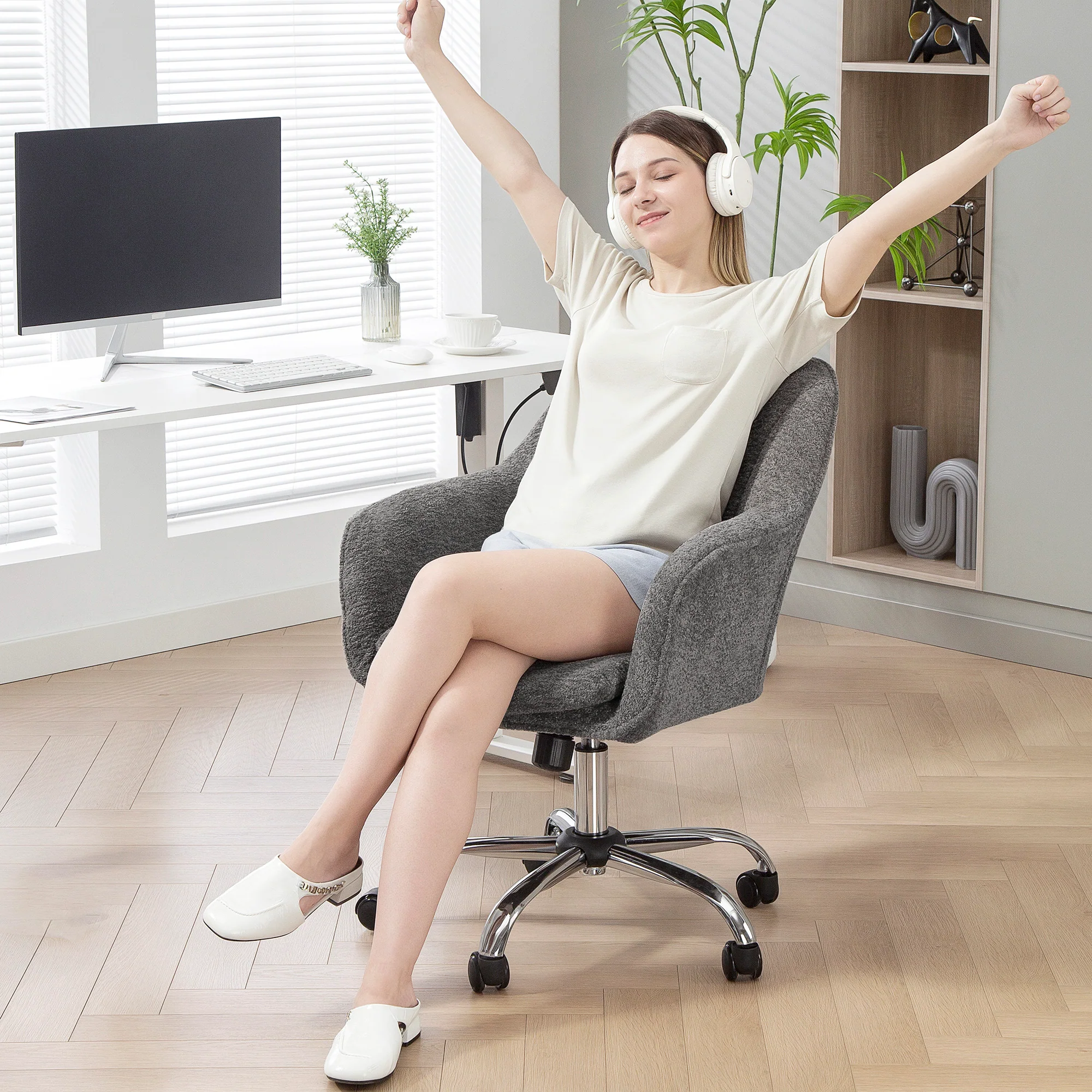 Chaise bureau ergonomique en flanelle neige, fauteuil pivotante, chaise coiffeuse avec hauteur réglable, dossier incurvé et fonction de bascule, pour bureau, salon, chambre, gris - Image 9