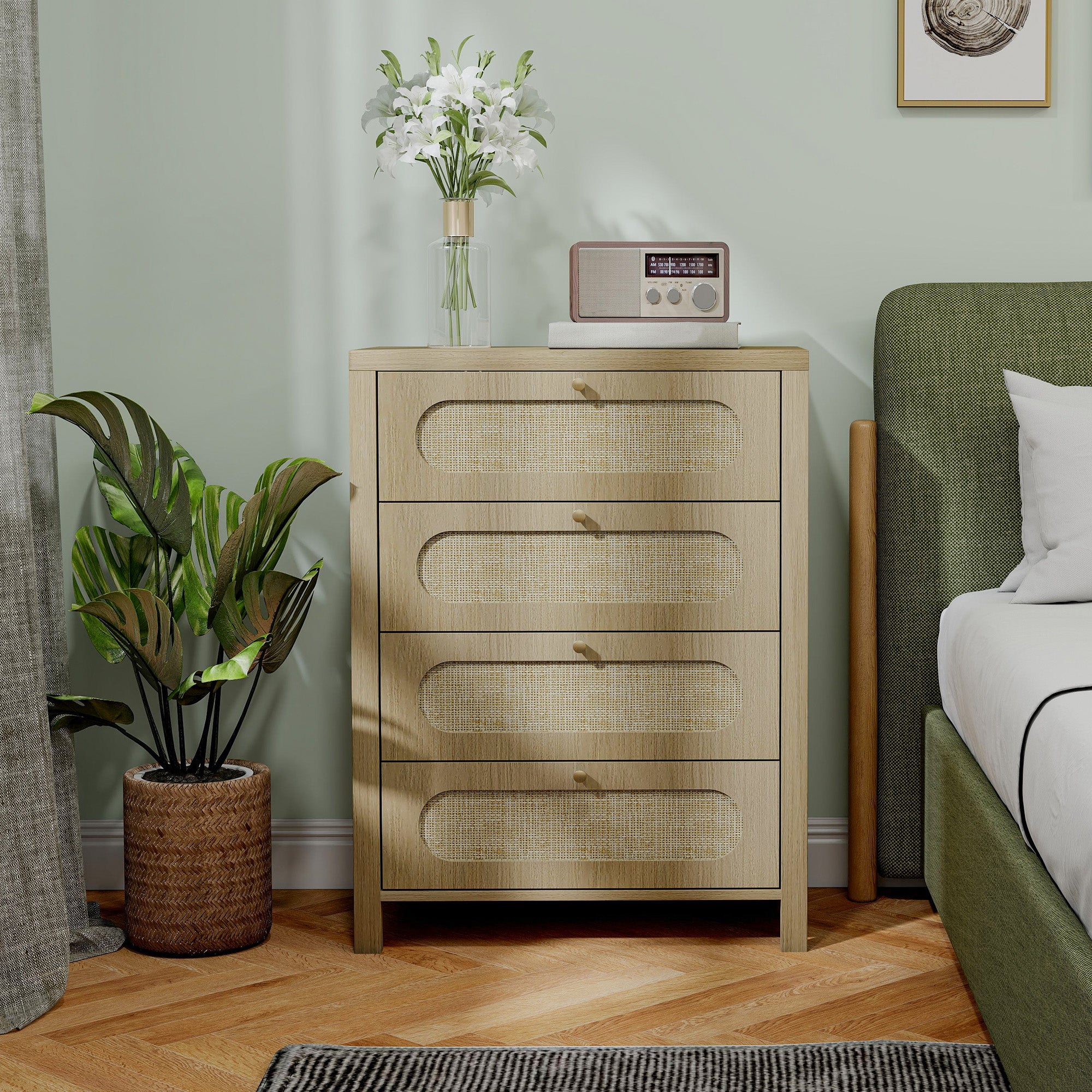 Commode 4 tiroirs meuble de rangement style bohémienne avec portes en résine tressée, poignées dorés, commode chambre à coucher, salon - 70 x 38 x 93 cm, effet bois naturel - Image 8