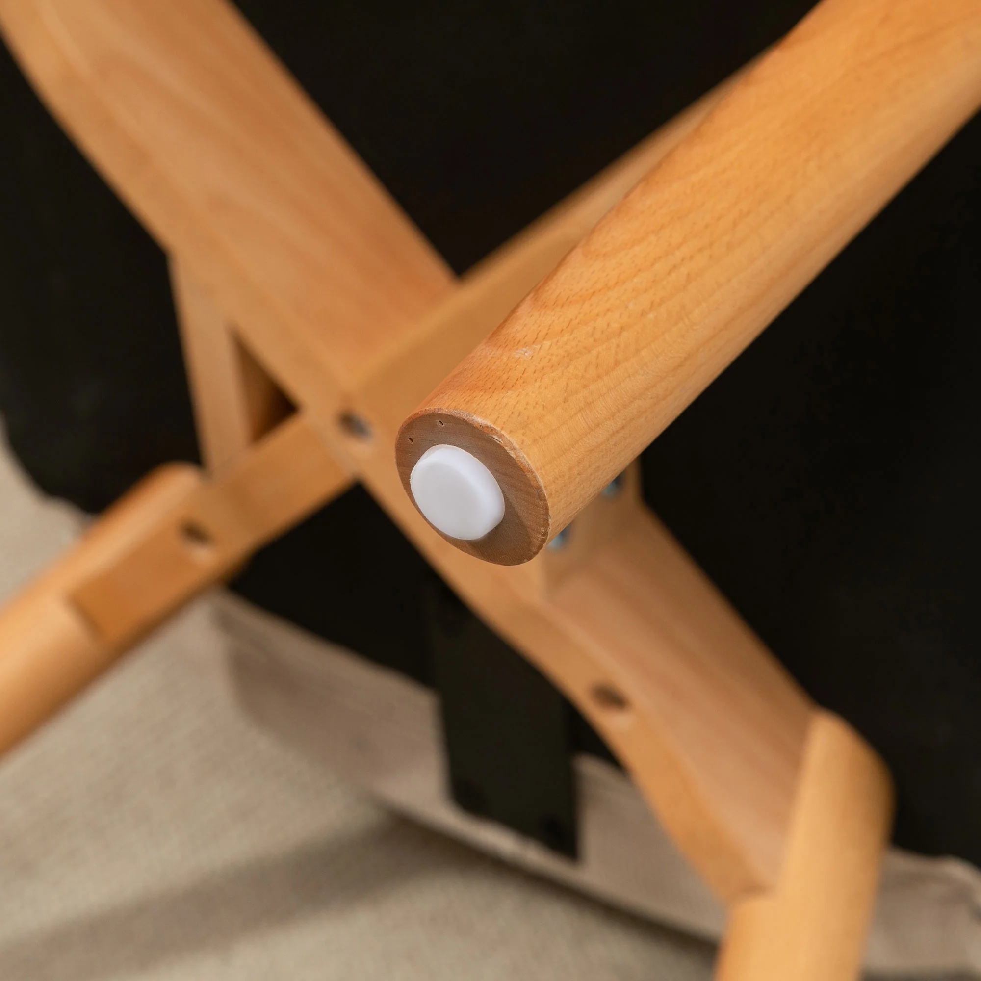 Fauteuil avec repose pied, fauteuil salon avec pieds en bois, dossier haut et tissu aspect velours c?telé, pour salon chambre à coucher beige - Image 8