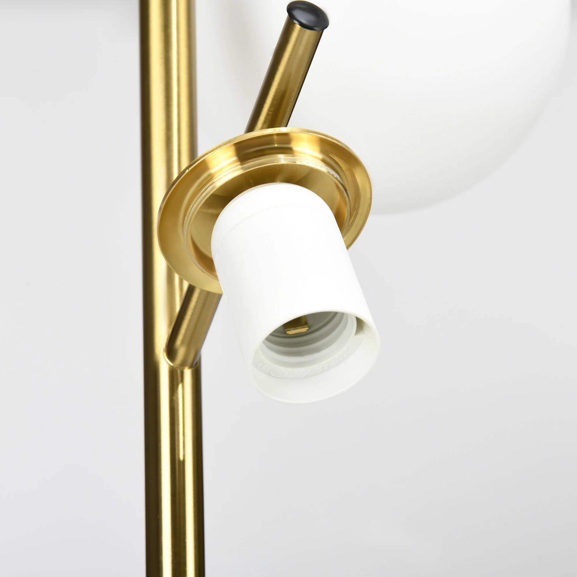 Lampadaire sur pied salon en métal doré avec 3 abat-jours globe blanc verre dépoli - 40W - ? 27 x 169 cm doré - Image 10