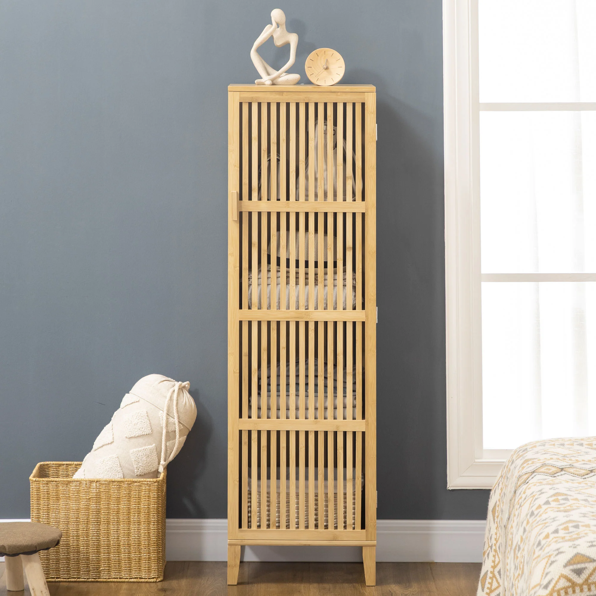 Meuble de rangement en bambou armoire de rangement avec 4 niveaux et porte design à lamelles pour salle de bain chambre salon 40 x 30 x 140 cm - Image 10