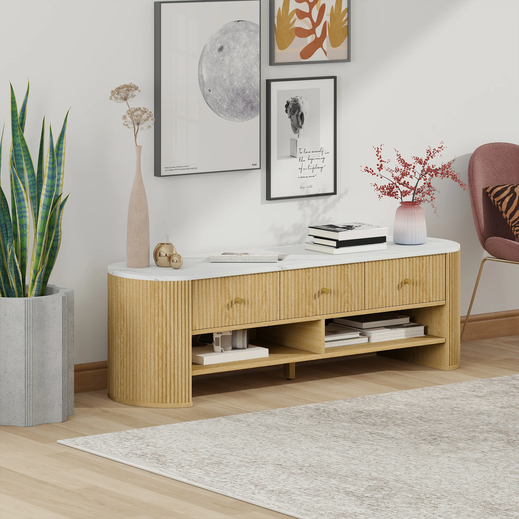Meuble TV 140 cm, meuble télé pour téléviseur 32-65 pouces effet marbre avec 3 tiroirs fa?ades à cannelures, 2 étagères ouvertes et 2 trous pour cables, banc TV moderne, effet bois naturel - Image 10