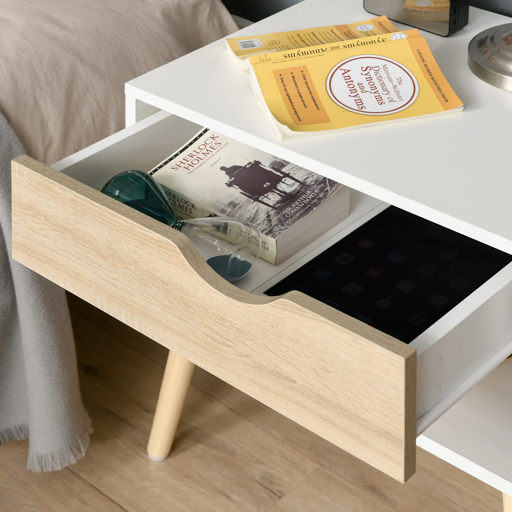 Table de chevet, table de nuit, avec tiroir, design moderne, pieds en bois massif, 50 x 39 x 51 cm, blanc et bois naturel - Image 9